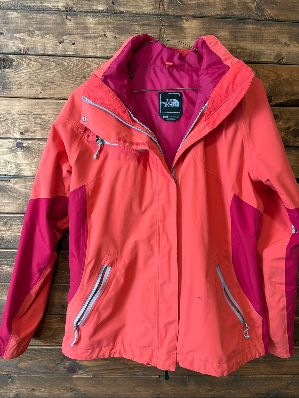The North Face hyvent Women's Coral & Fuchsia ski Jacket Coat medium